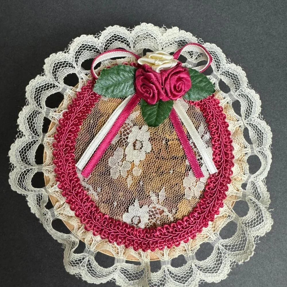 Vintage Round Lace Satin Roses Small Jewelry Trinket  Box
